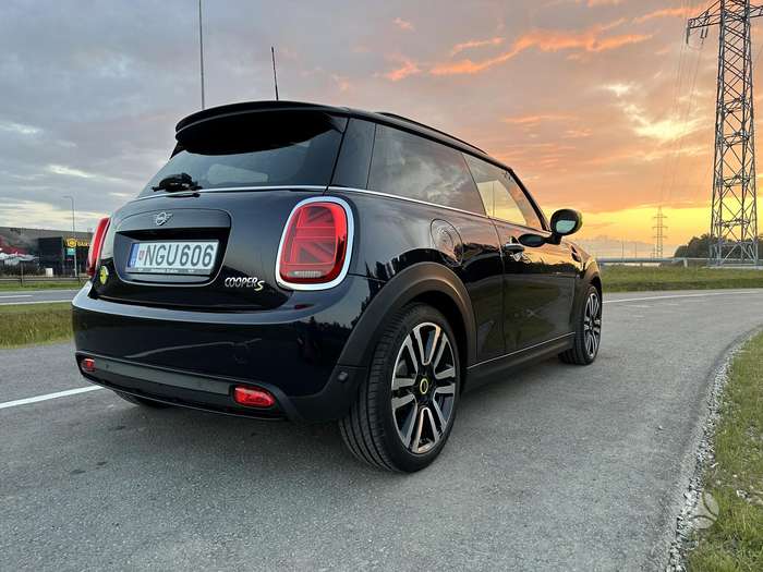 Mini Cooper SE, hečbekas