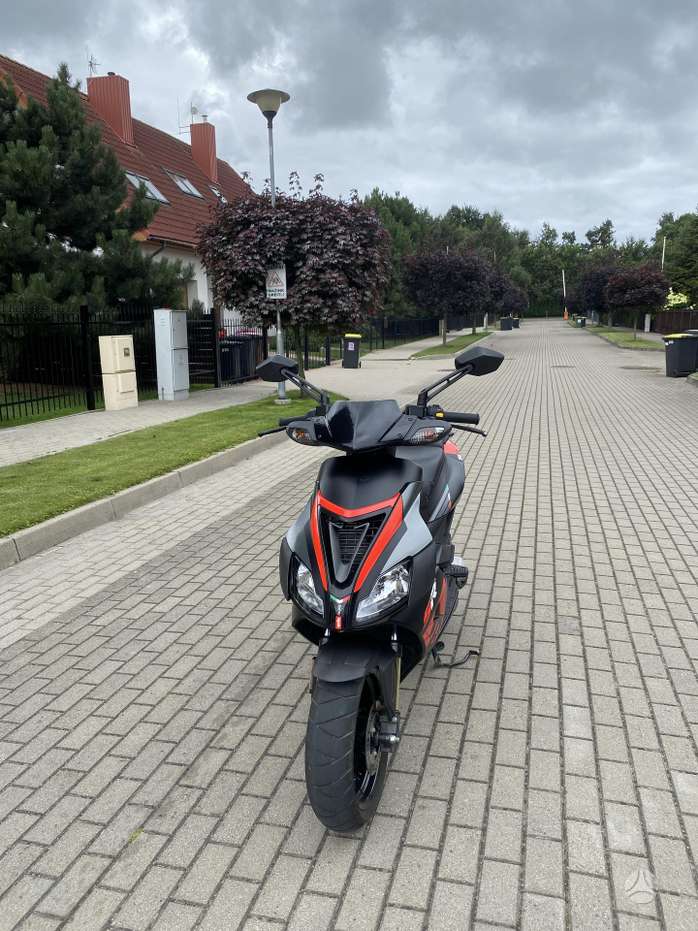 Aprilia SR 50cc, scooters / mopeds