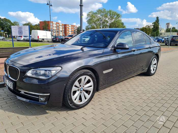 BMW 730, 3.0 l., Седан
