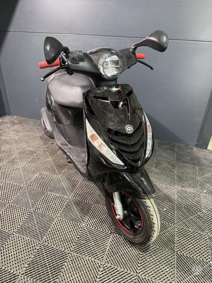 Piaggio Zip 49cc, scooters / mopeds