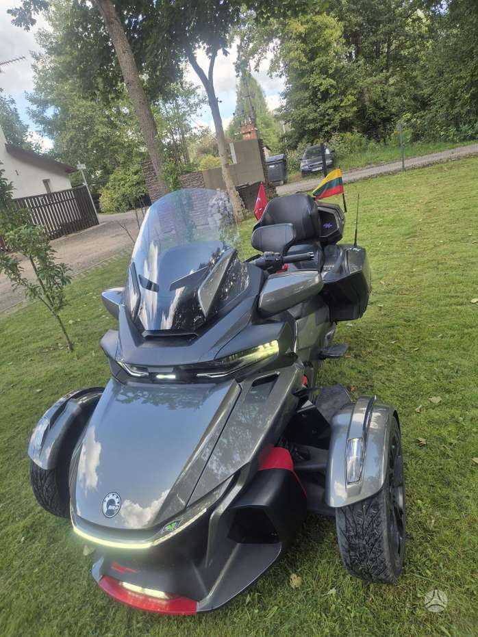 Can-Am -kita- 1330cc, trikes