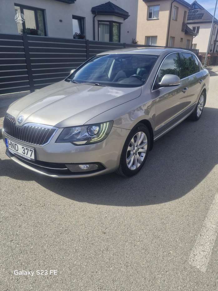 Skoda Superb, 2.0 l., Седан