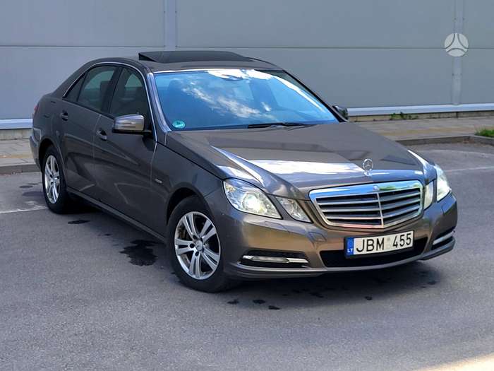 Mercedes-Benz E200, 2.2 l., Седан