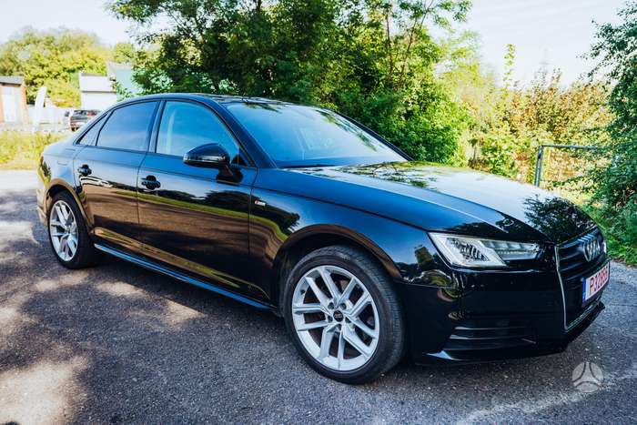 Audi A4, 2.0 l., Седан