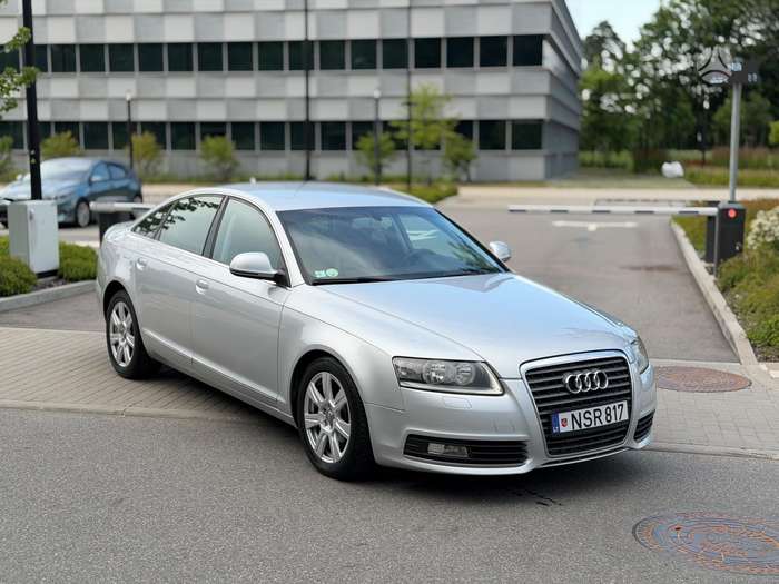 Audi A6, Седан