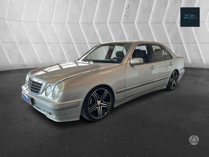 Mercedes-Benz E240, 2.4 l., Седан