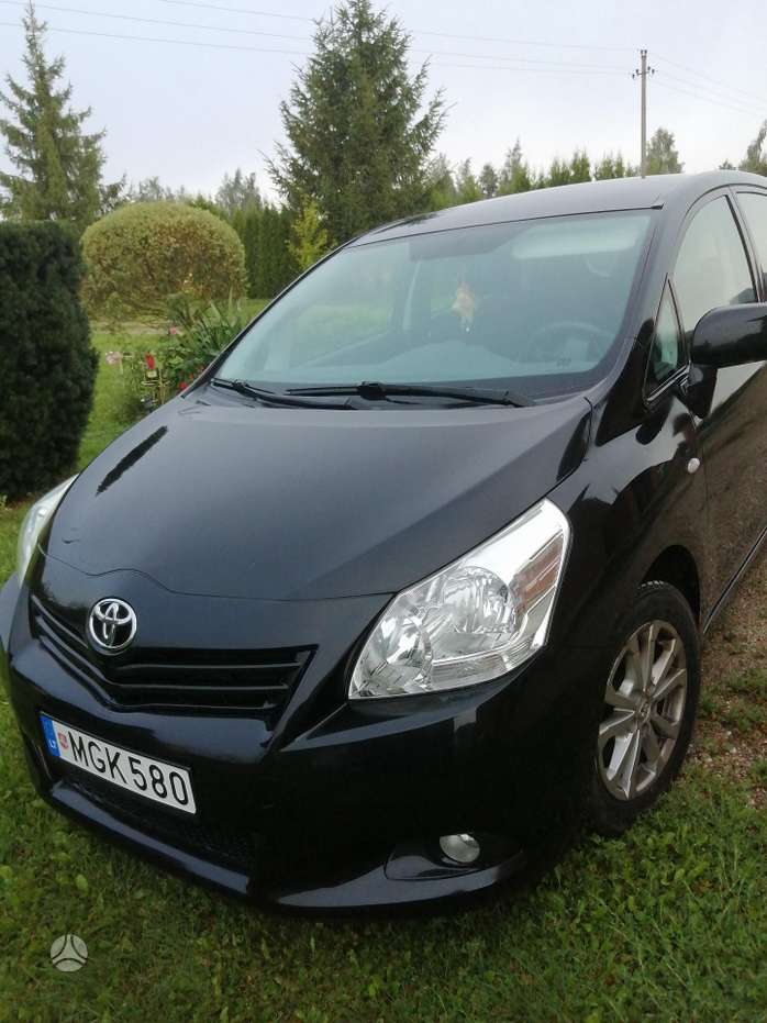 Toyota Verso, 2.0 l., Минивэн
