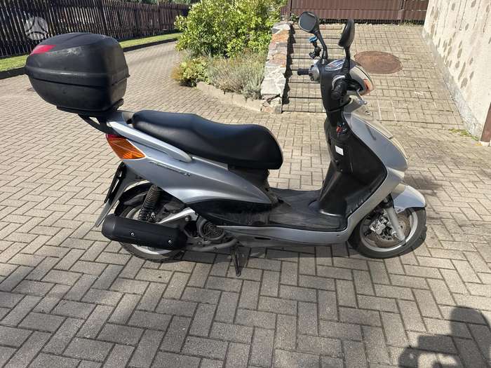 Yamaha Cygnus 125cc, scooters / mopeds