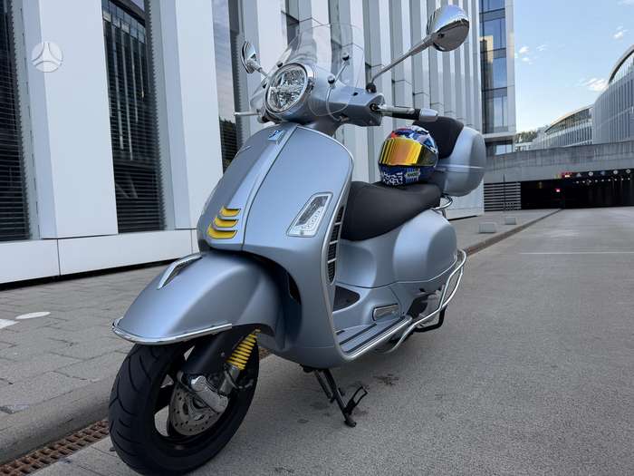 Piaggio Vespa 300cc, мотороллеры / мопеды