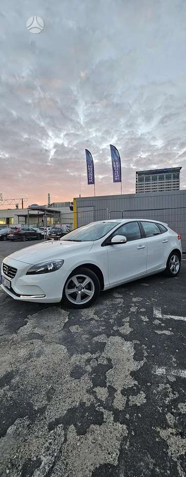Volvo V40, 1.6 l., Хэтчбек