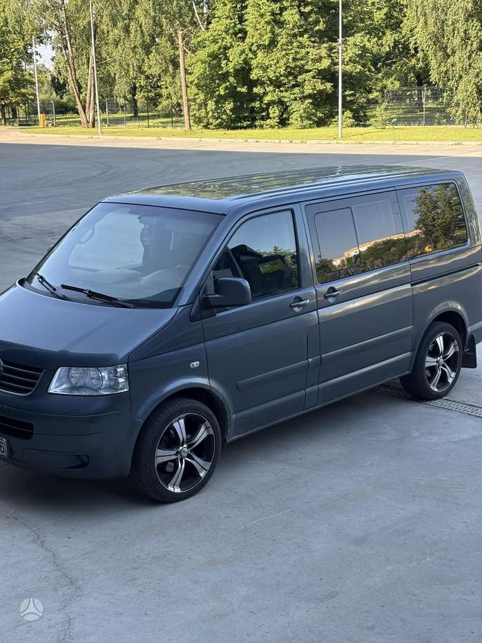 Volkswagen Multivan, 2.5 l., Минивэн
