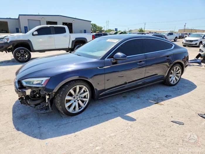 Audi A5, Седан