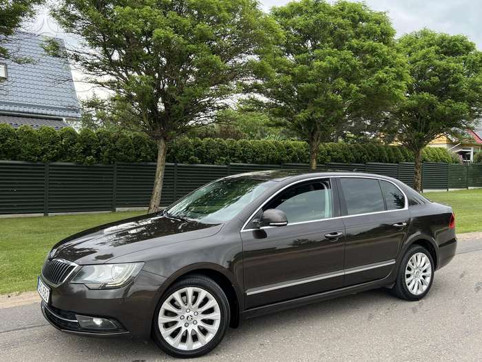 Skoda Superb, 2.0 l., Седан