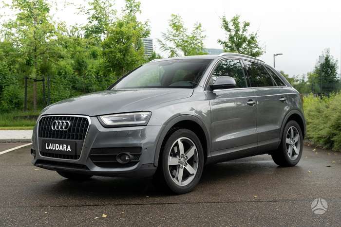 Audi Q3, 2.0 l., off-road / crossover