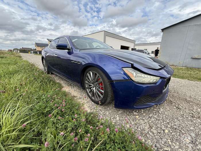 Maserati Ghibli, 3.0 l., saloon / sedan