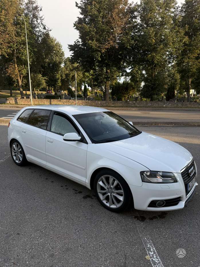Audi A3, 1.6 l., Хэтчбек