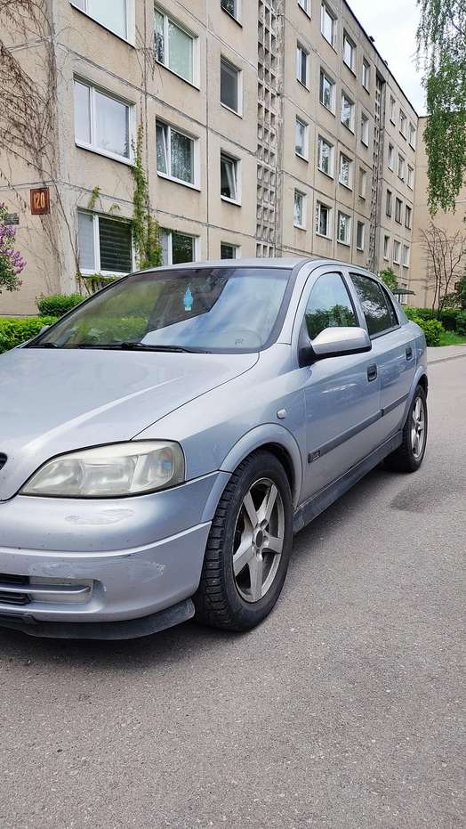 Opel Astra, 2.0 l., Седан