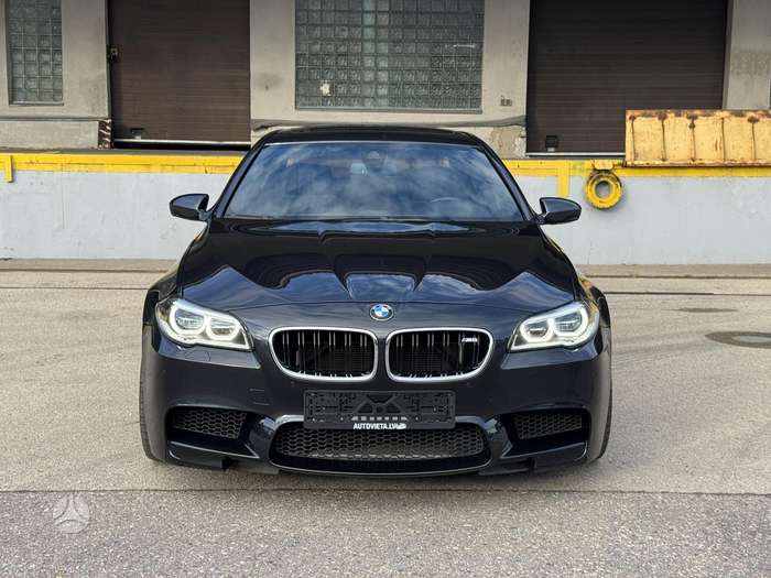 BMW M5, 4.4 l., Седан