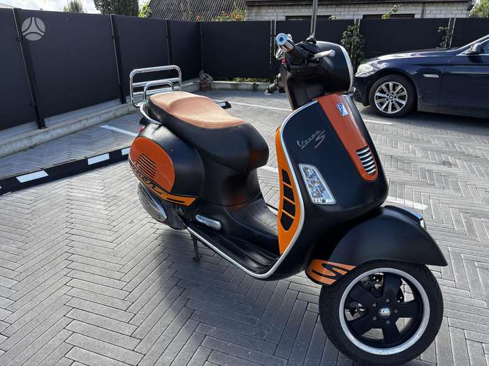 Piaggio Vespa 125cc, мотороллеры / мопеды