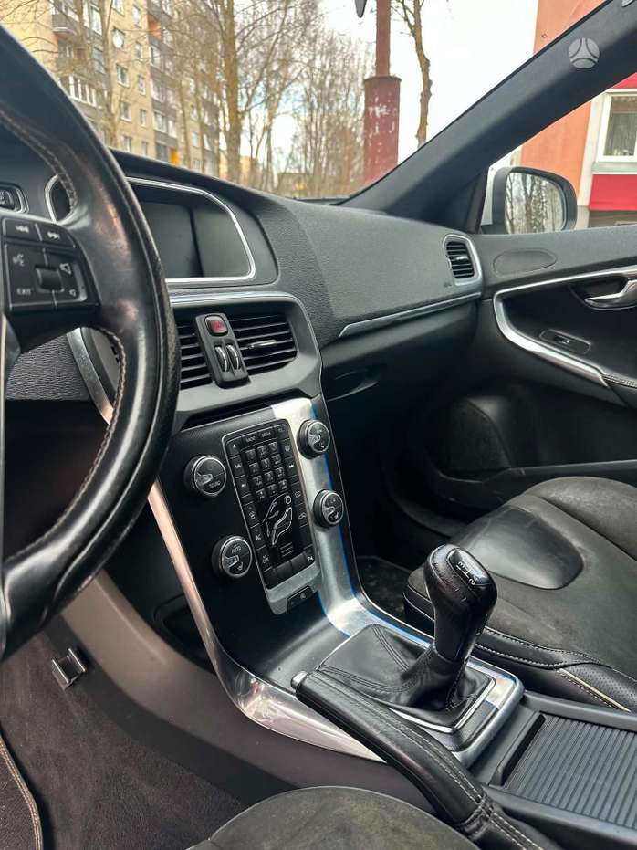 Volvo V40, 2.0 l., hatchback