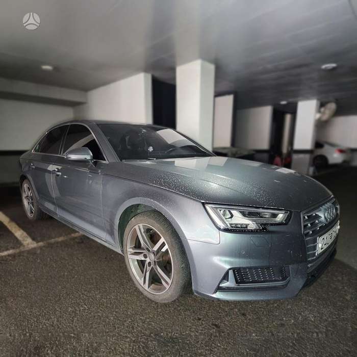 Audi A4, 2.0 l., Седан