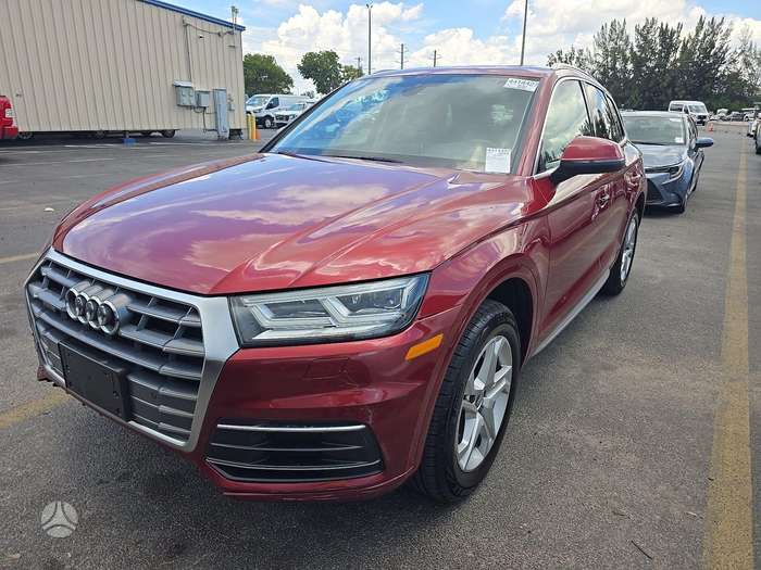 Audi Q5, 2.0 l., off-road / crossover