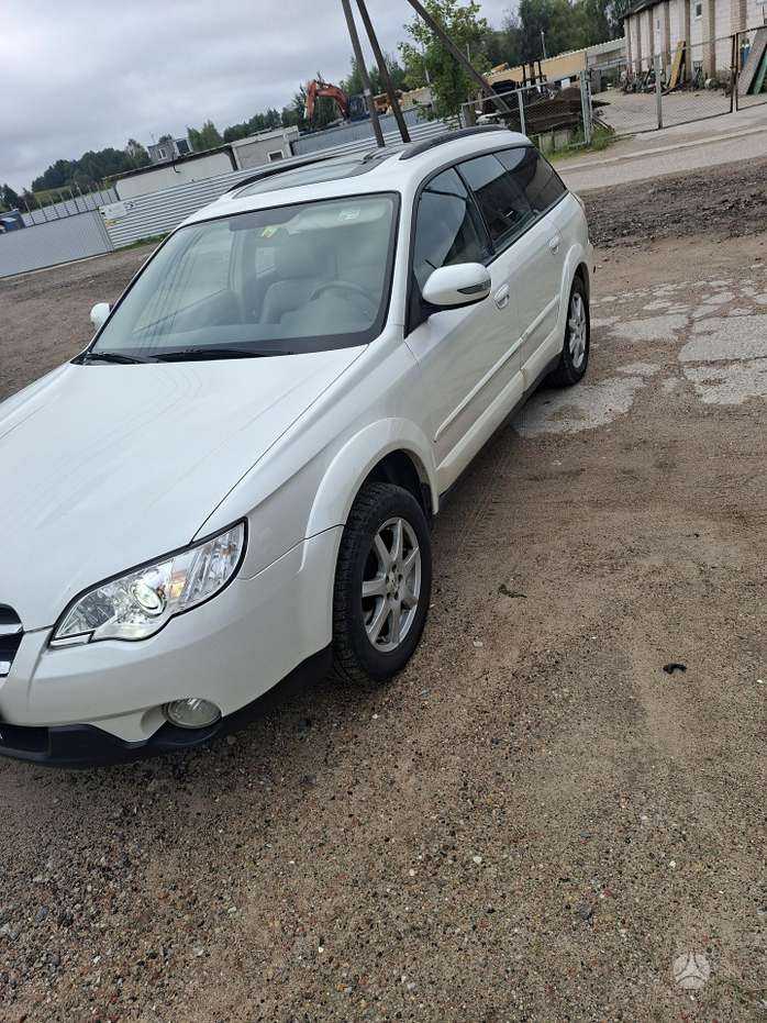 Subaru Outback, 3.0 l., off-road / crossover