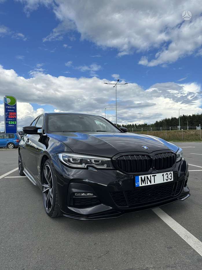 BMW 330, 2.0 l., Седан