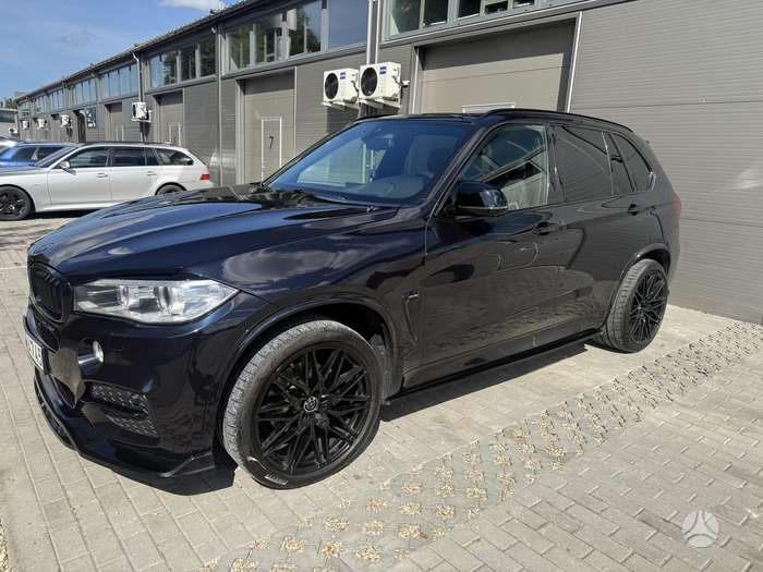 BMW X5, 0.3 l., Внедорожник / Кроссовер
