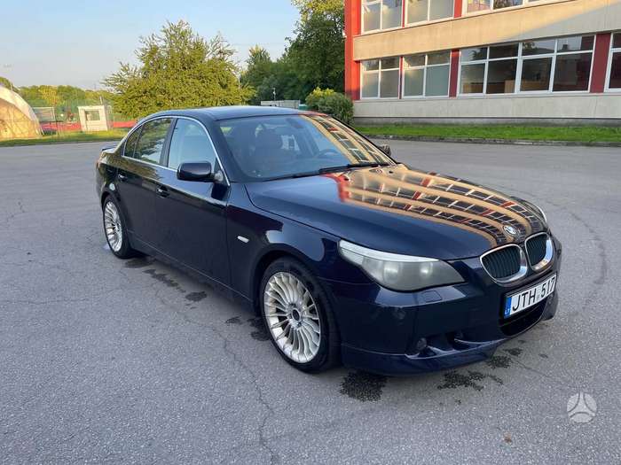 BMW 525, 2.5 l., Седан