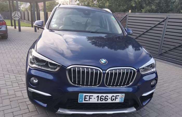 BMW X1, 2.0 l., off-road / crossover