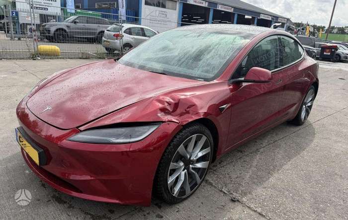 Tesla Model 3, Хэтчбек