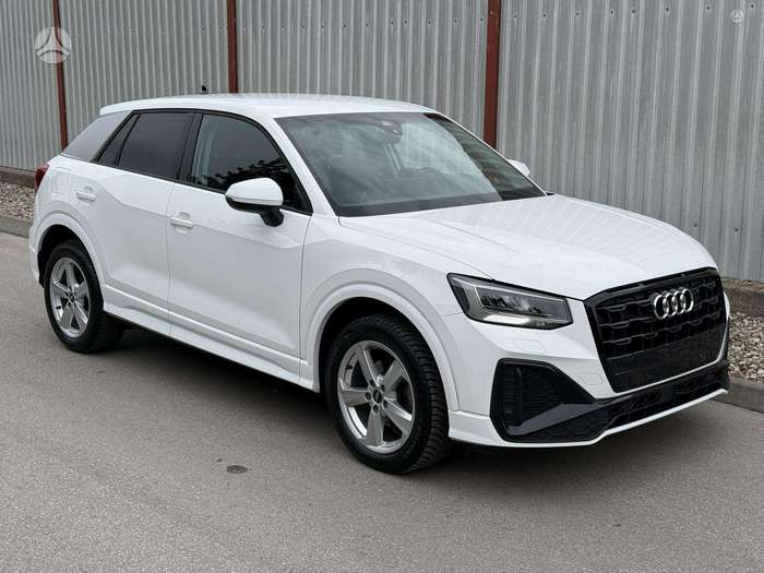 Audi Q2, 1.5 l., off-road / crossover