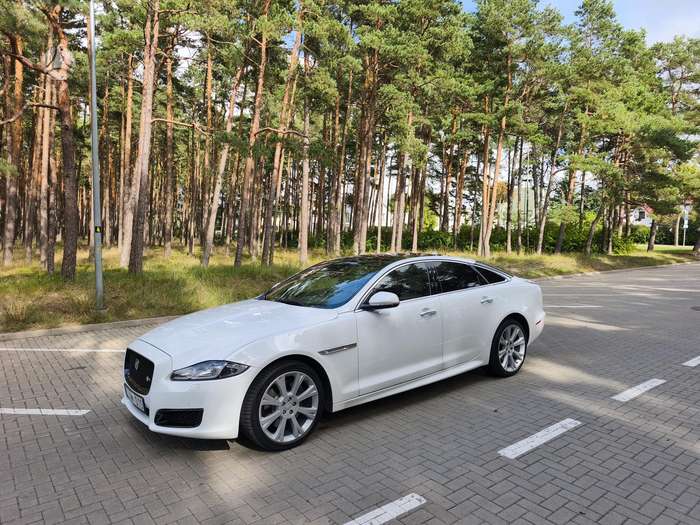 Jaguar XJ, 3.0 l., Седан