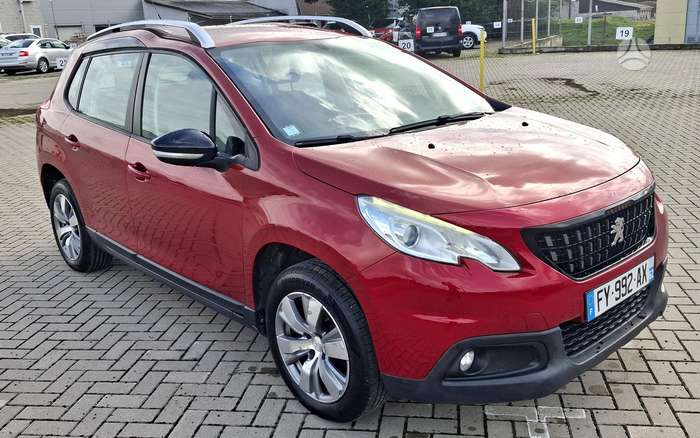 Peugeot 2008, 1.2 l., hatchback