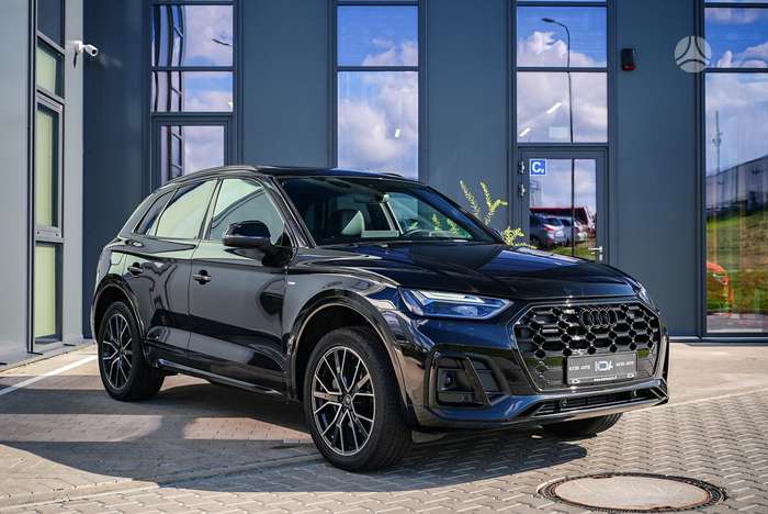 Audi Q5, 2.0 l., off-road / crossover
