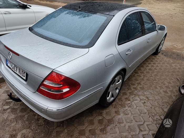 Mercedes-Benz E320, 3.2 l., Седан