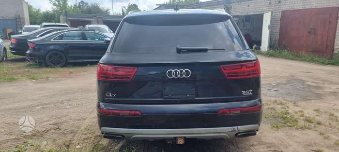 Audi Q7, 3.0 l., off-road / crossover