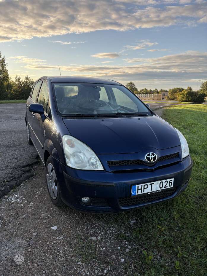 Toyota Corolla Verso, 2.0 l., Минивэн