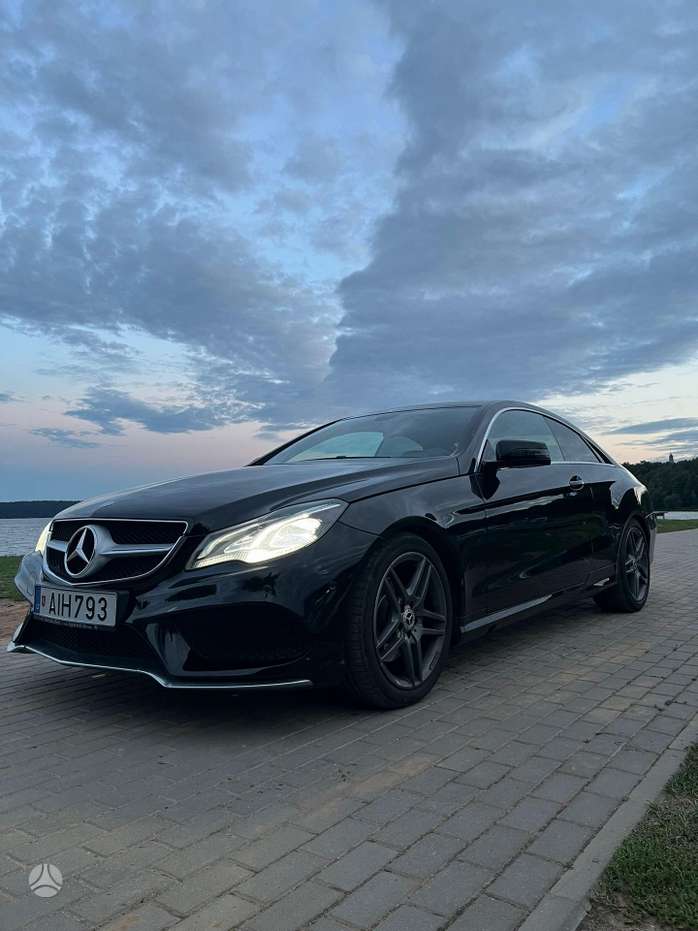 Mercedes-Benz E220, Купе (coupe)