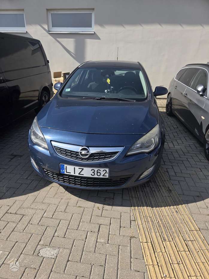 Opel Astra, 2.0 l., Хэтчбек