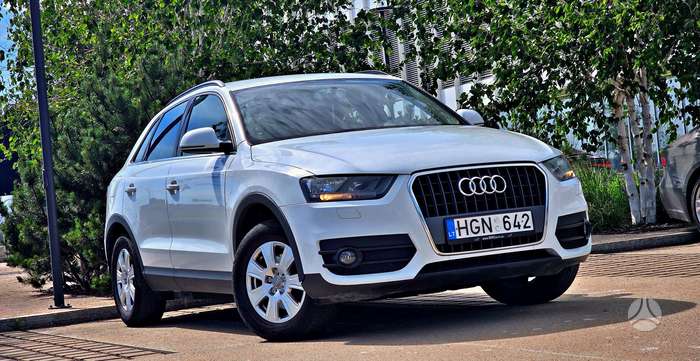 Audi Q3, 2.0 l., off-road / crossover
