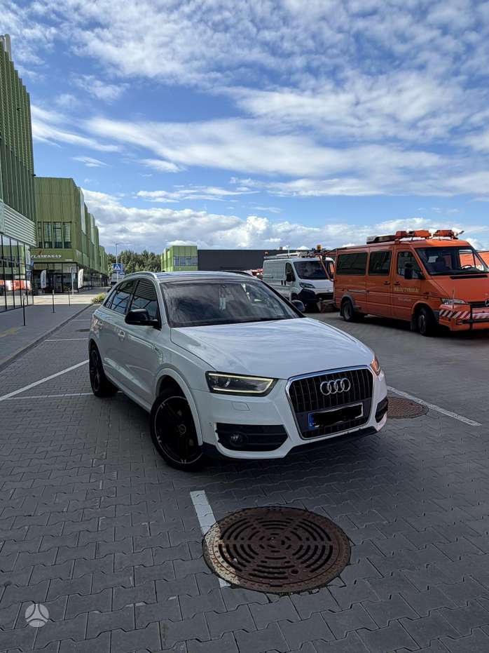 Audi Q3, 2.0 l., Внедорожник / Кроссовер