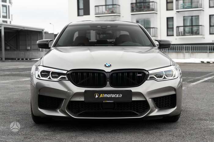 BMW M5, 4.4 l., Седан