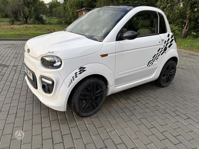 Microcar DUE, 0.5 l., Хэтчбек