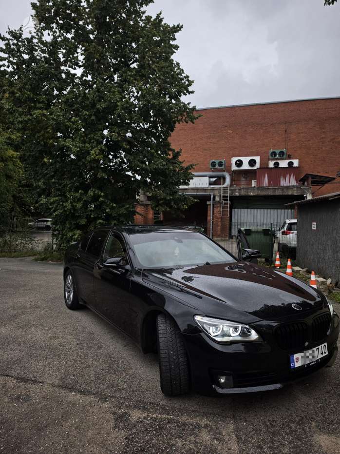 BMW 740, 3.0 l., Седан