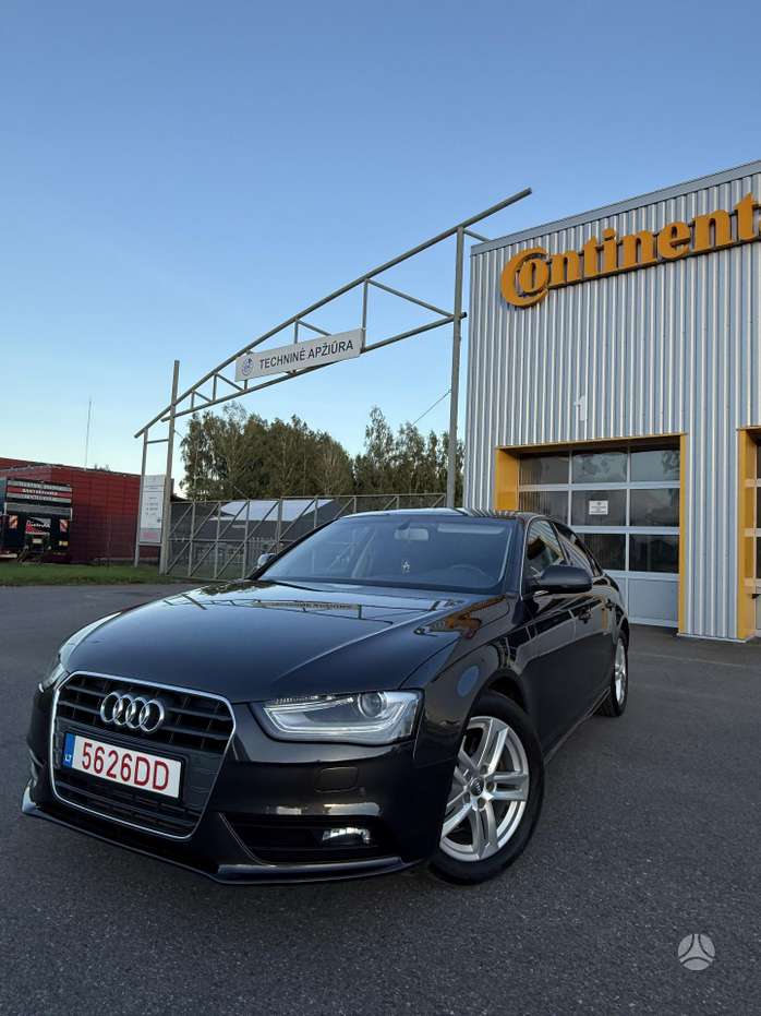 Audi A4, 1.8 l., Седан