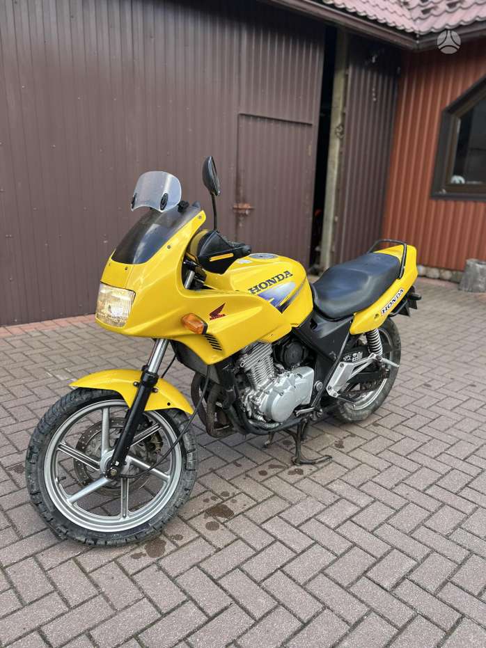 Honda CB 500cc, street / classic