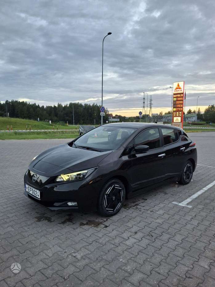 Nissan Leaf, 40 kWh, hatchback