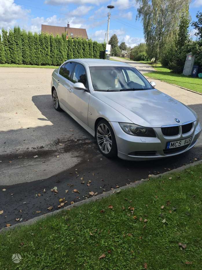 BMW 330, 3.0 l., Седан